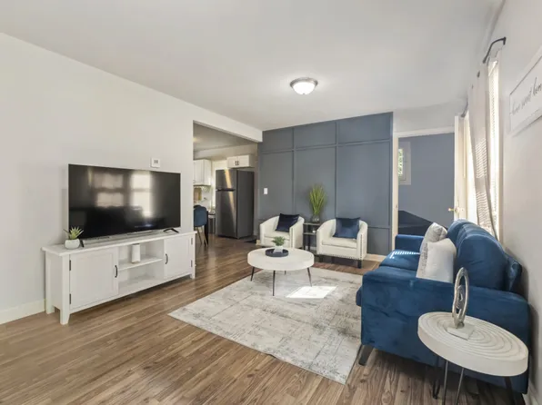 (undisclosed Address), Barrington, IL 60010