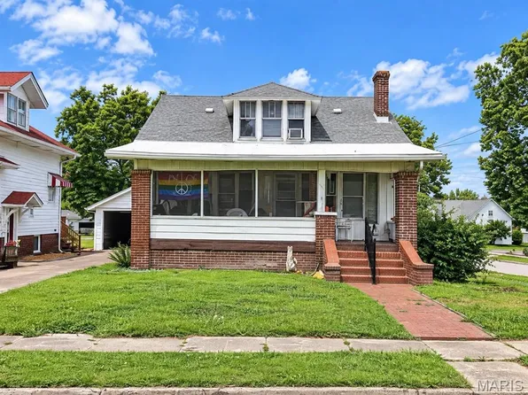 500 W Sloan St, Harrisburg, IL 62946