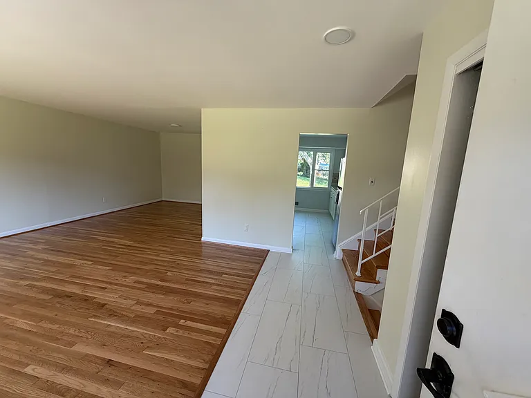 14203 Chelmsford Rd — Photo 2
