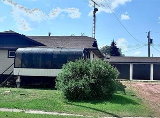 110 E Howard St, Halkirk, AB T0C 1M0