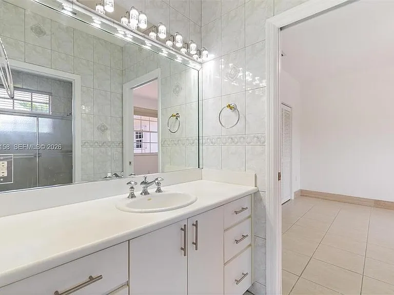 145 W Sunrise Ave — Photo 26