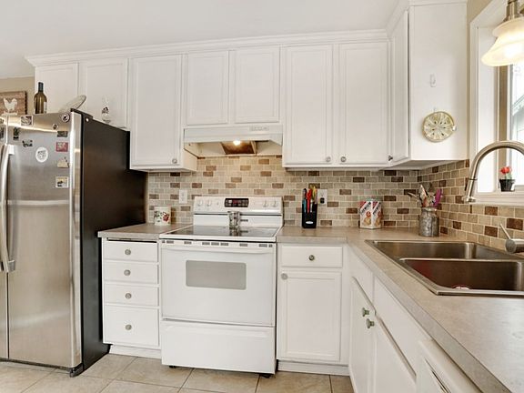 5th image of 406 168th St S