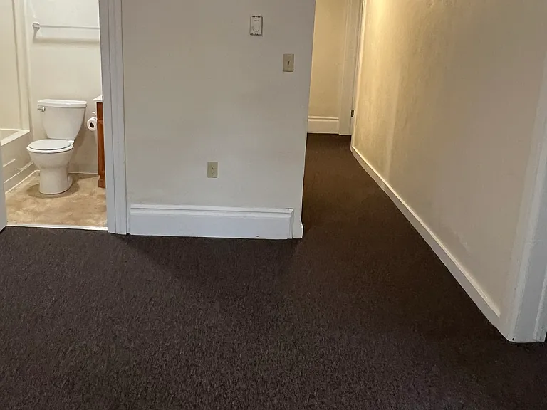 422 Walnut St #1 — Photo 4