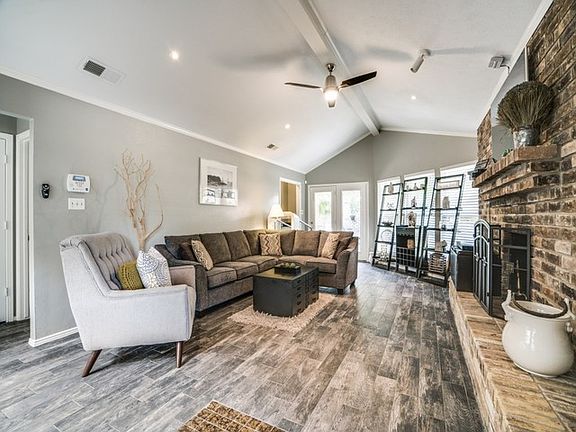 4th image of 2605 Country Pl