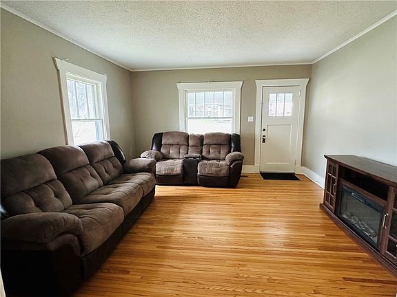 3rd image of 304 S Institute St