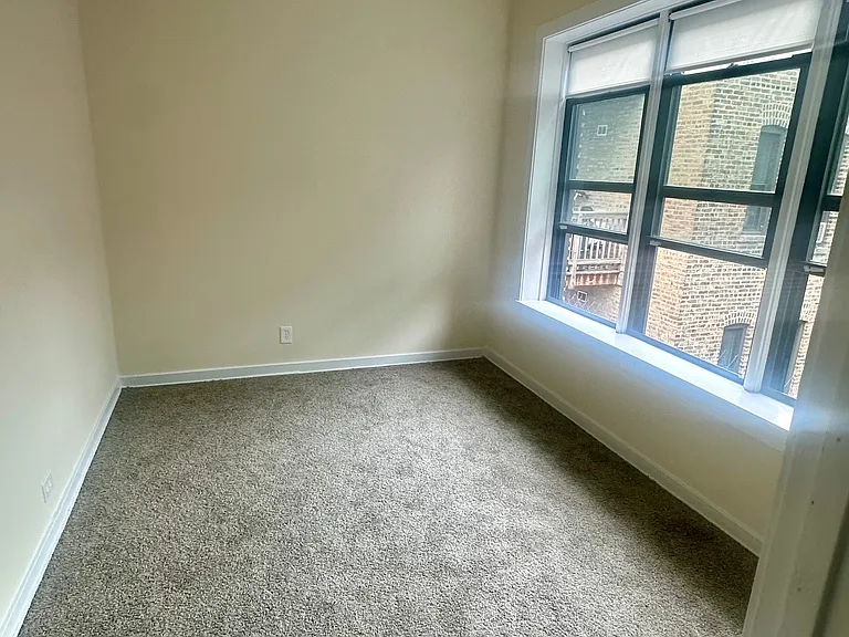 1008 W Argyle St #3E — Photo 9