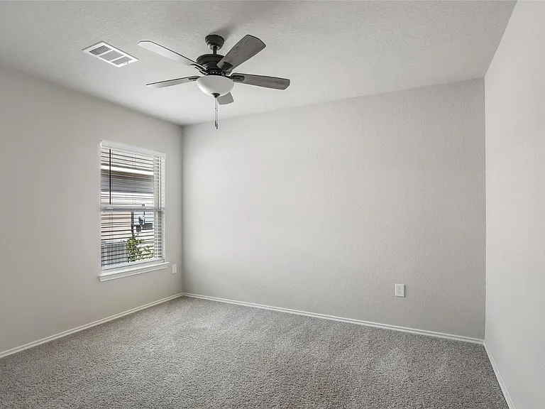 10031 Spring Creek Rd — Photo 11