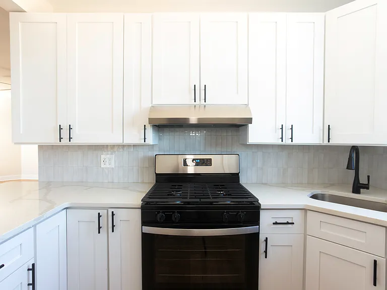 2617 1/2 W Berwyn Ave #3B — Photo 8