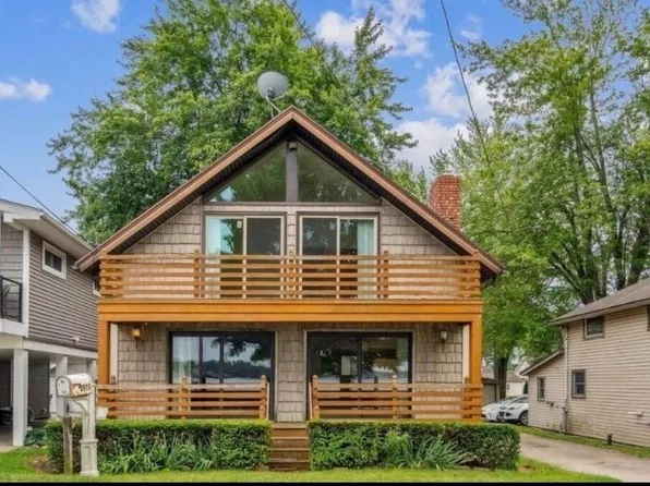 2973 Round Lake Hwy, Manitou Beach, MI 49253