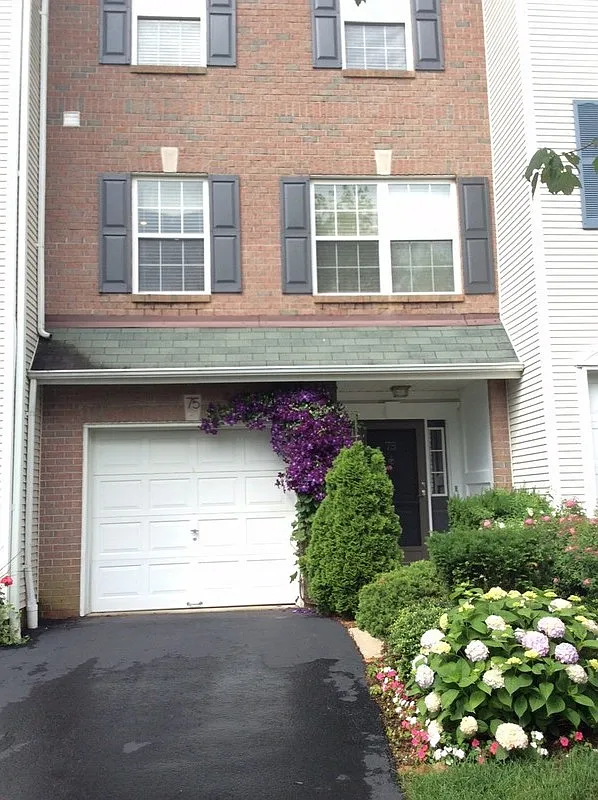 75 Constitution Way photo 1