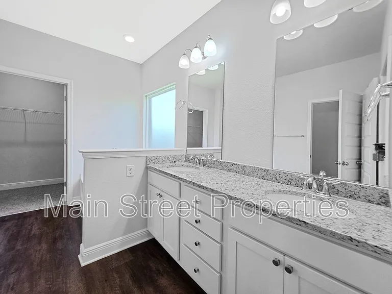 8108 Silver Maple Dr — Photo 24