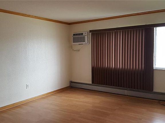 5th image of 5200 Royalton Rd APT 12A
