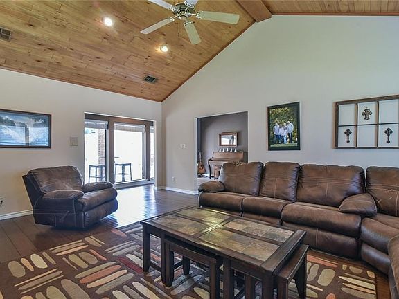 5th image of 6614 Townlake Cir