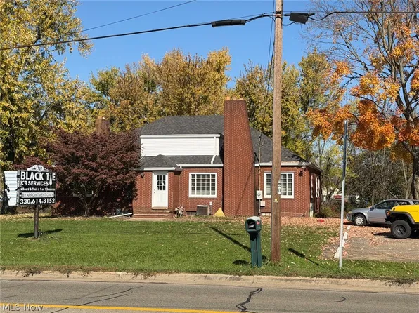 507 W Maple St, Hartville, OH 44632