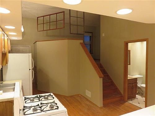 5th image of 847 N Hoyne Ave APT 1