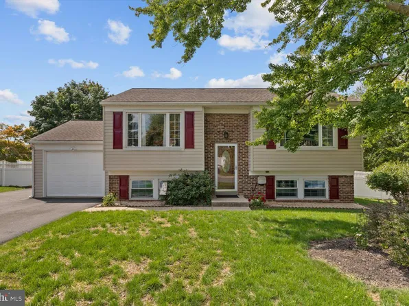 220 Derbyshire Rd, Lancaster, PA 17601