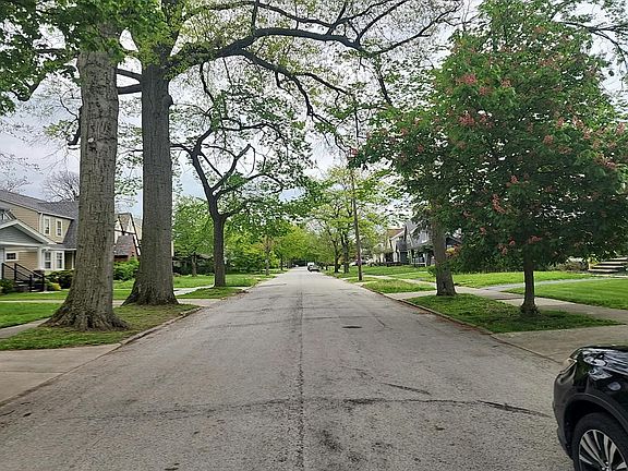 5th image of 3808 Summit Park Rd