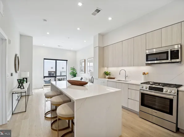701 Swann Ave Unit 603, Alexandria, VA 22301