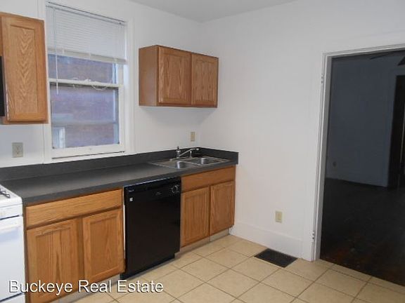 5th image of 40 E 18th Ave