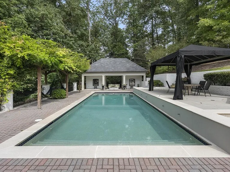 997 Davis Dr — Photo 106