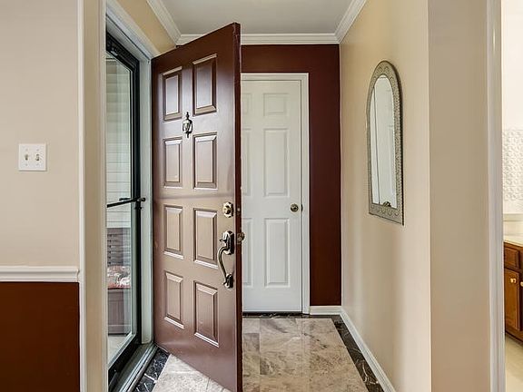 4th image of 6035 Crown Royal Cir