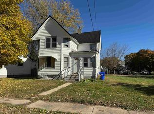 107 7th Ave NW, Oelwein, IA 50662