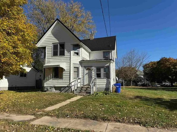 107 7th Ave NW, Oelwein, IA 50662