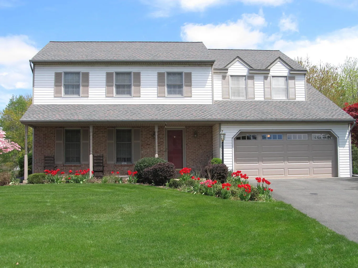 929 Lindsay Ln photo 1