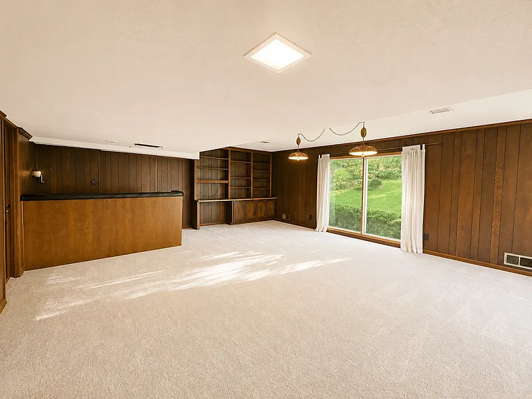 1690 Manhasset Dr — Photo 10