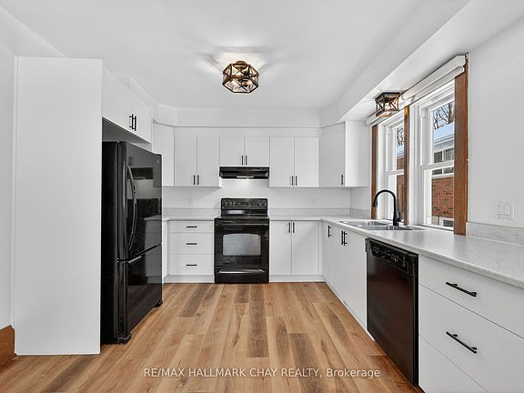 5th image of 8 John St