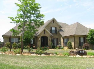 203 Stornaway Dr, Jackson, TN 38305