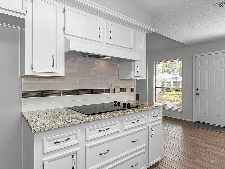 2710 Green Fields Dr — Photo 11