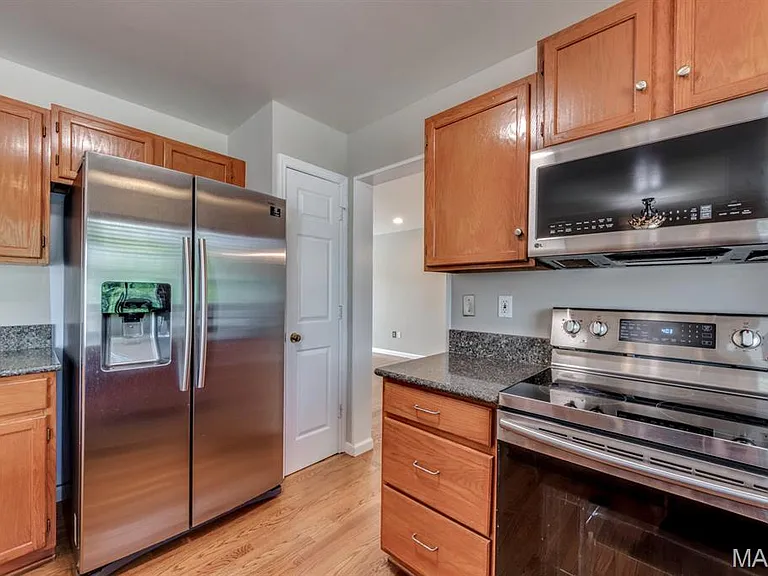 340 Emmanuel Ct — Photo 18