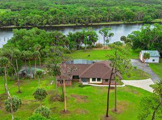 2565 E Osceola Rd, Geneva, FL 32732
