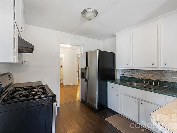 5th image of 25 Montview Cir