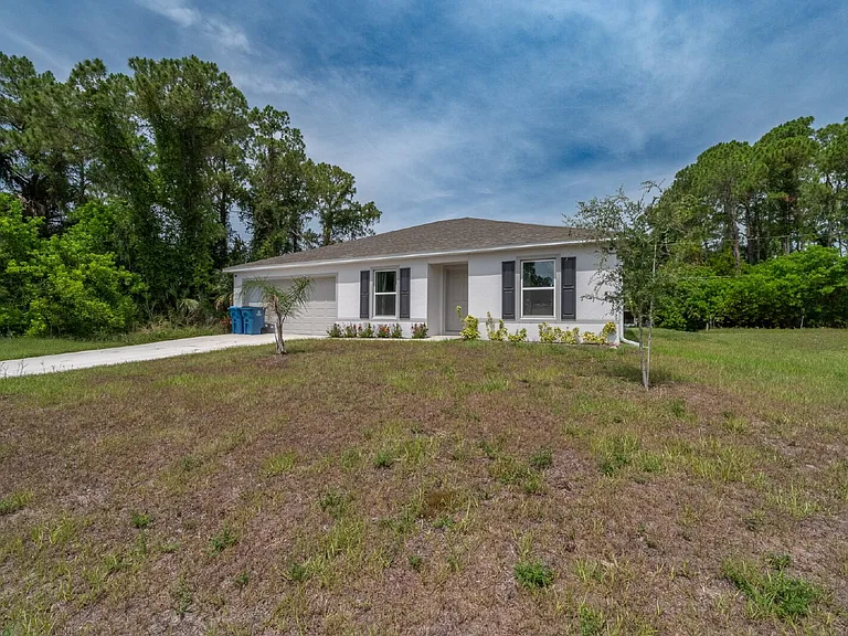 514 Plumbago Rd NW — Photo 2