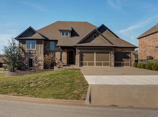 1301 S Amber Ridge Drive, Nixa, MO 65714
