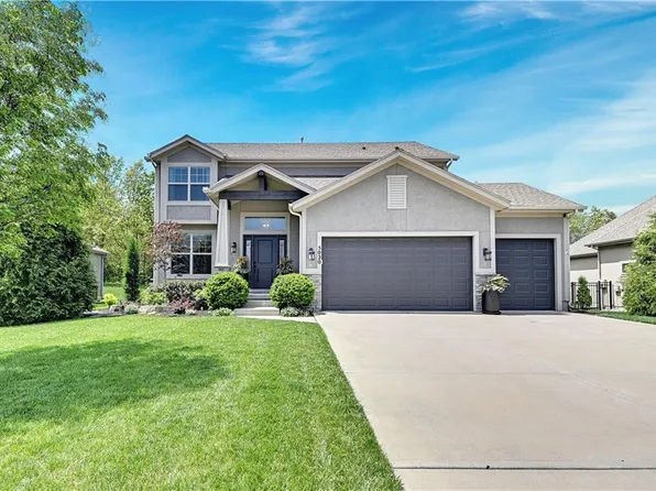 5020 Haskins St, Shawnee, KS 66216