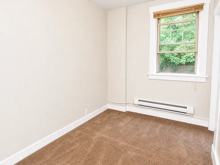 5619 Hobart St — Photo 5