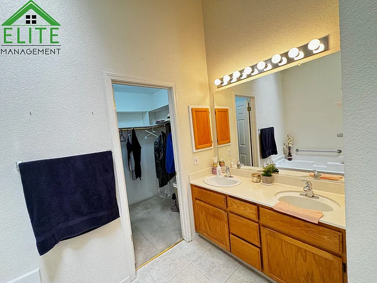 8489 Camino Vista Way — Photo 12