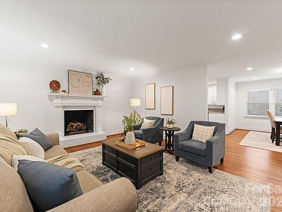 4th image of 830 Faircrest Dr