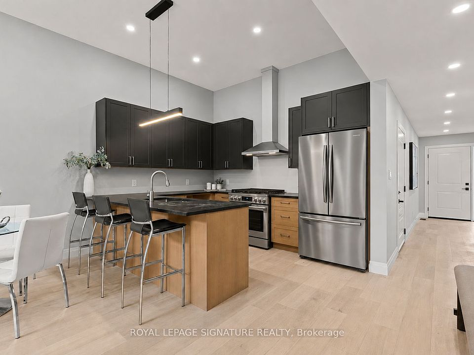 1st image of 139 King Edward St