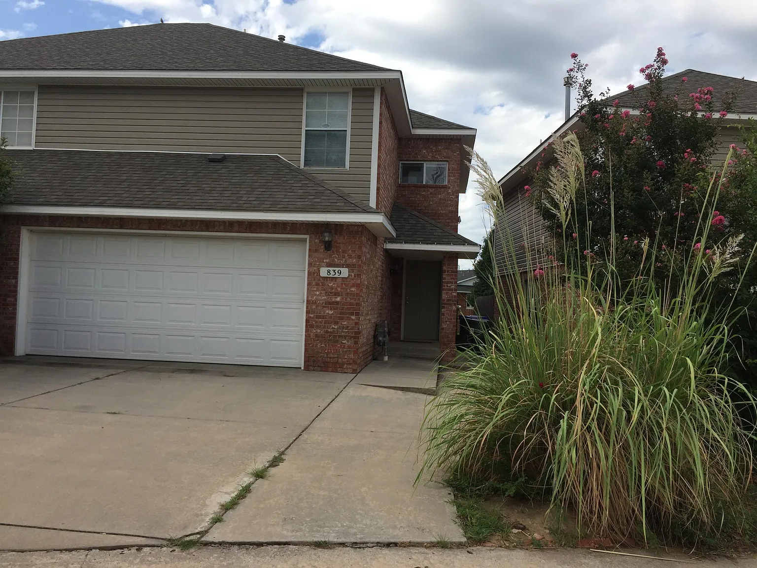 839 Rambling Oaks Dr — Photo 1