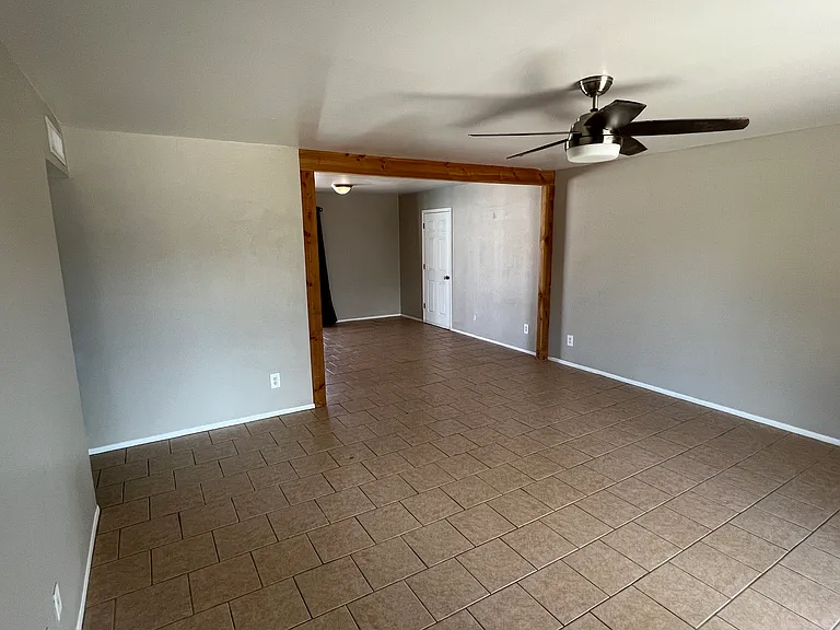 8424 E Palm Ln — Photo 14