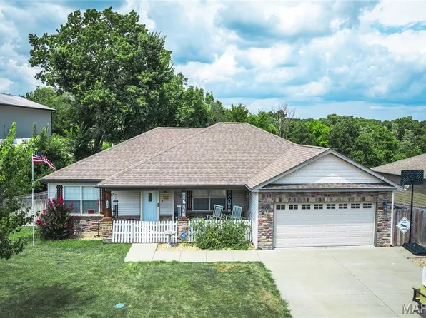 106 Brush Creek Pkwy, Saint Robert, MO 65584