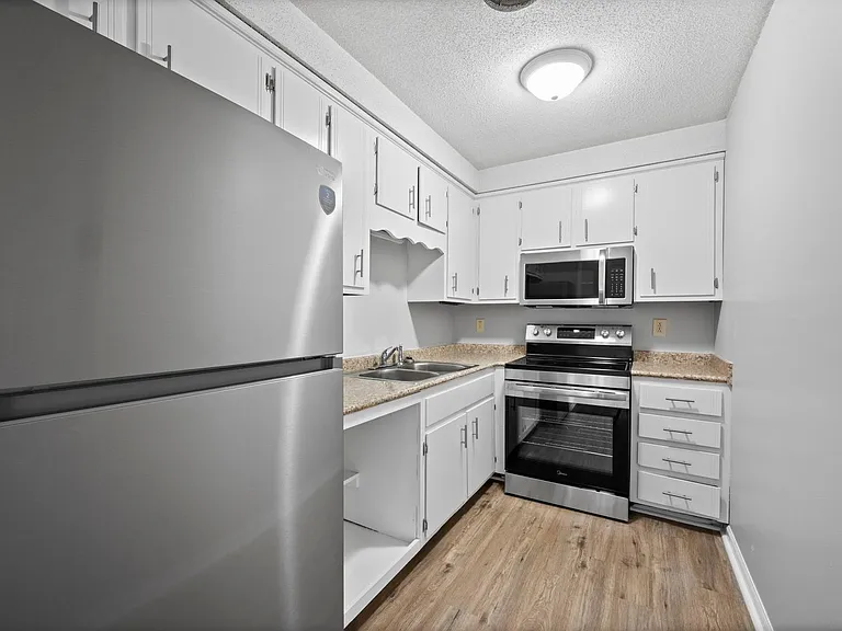 703 Power St — Photo 9