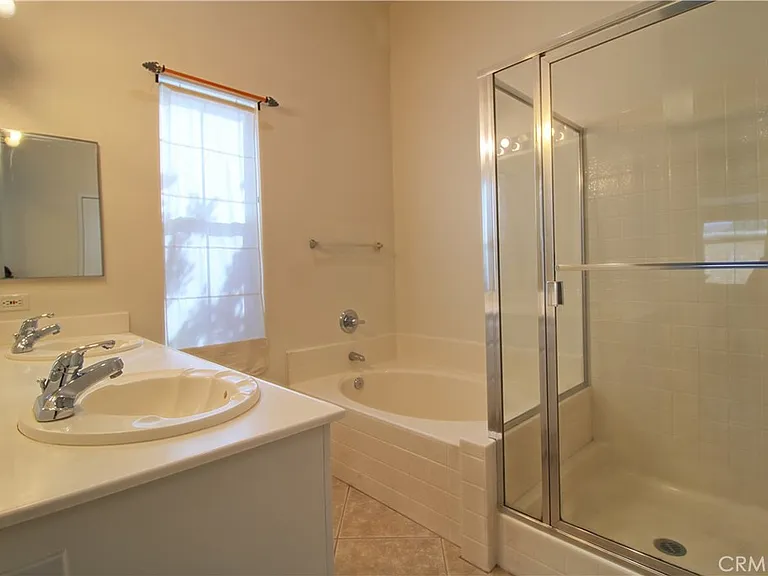 28422 Belleterre Ave — Photo 11