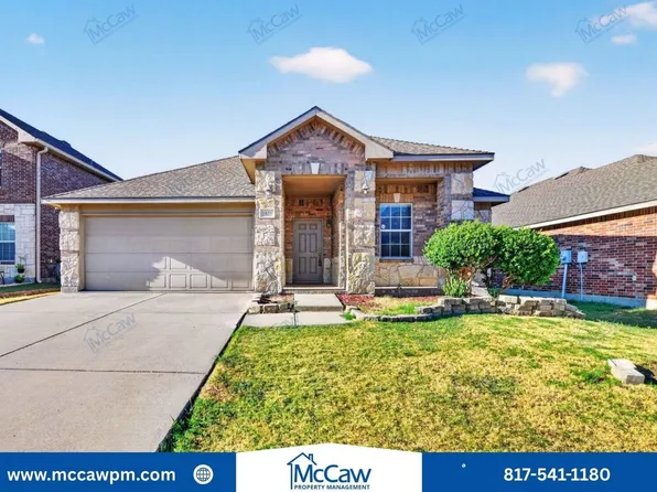 2425 Grand Rapids Dr, Fort Worth, TX 76177