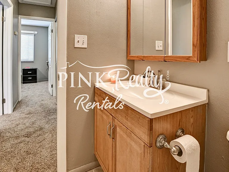 7365 Woodstock St — Photo 32
