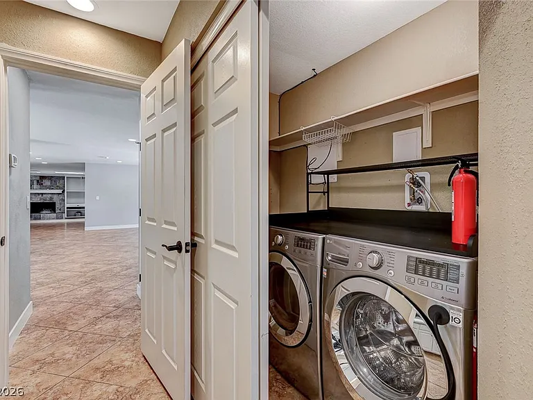 4153 Woodcrest Rd — Photo 27